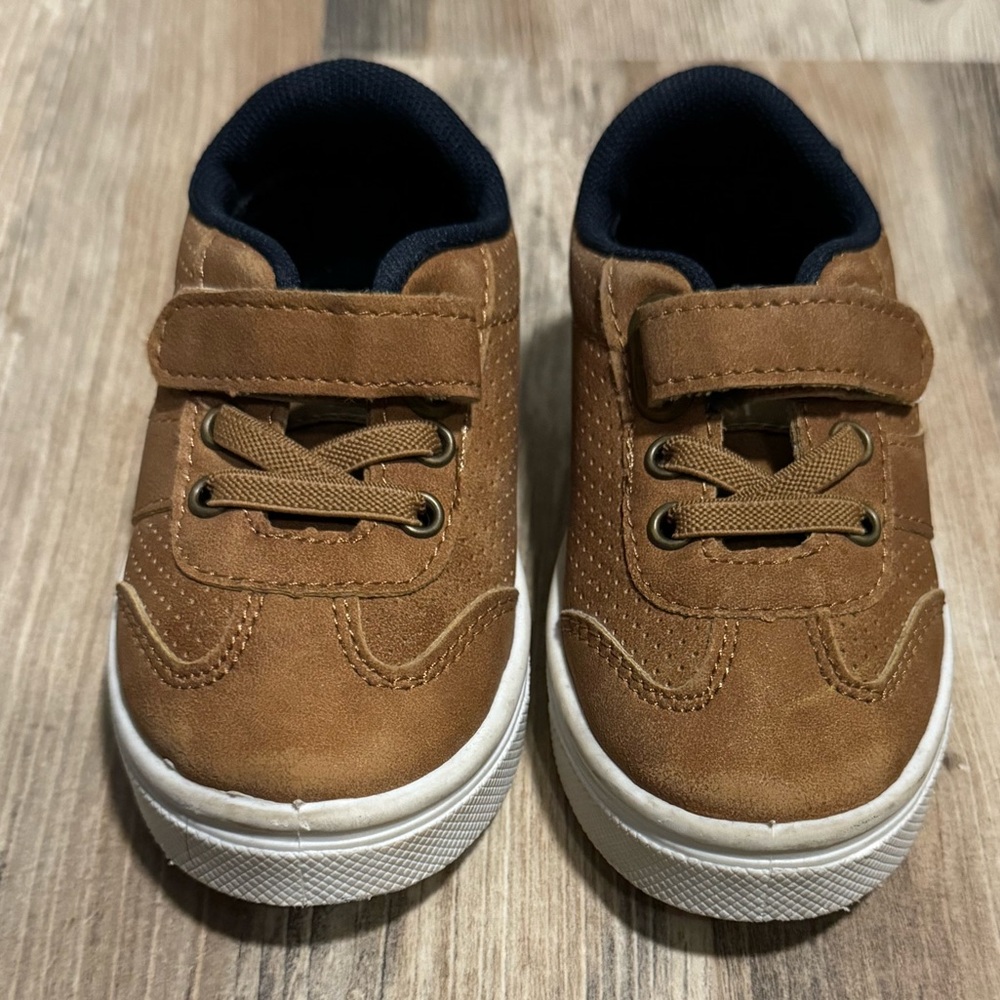 Oomphies Kids Kayden Sneakers size 7 c